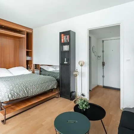 Avec Vue Incontournable باريس